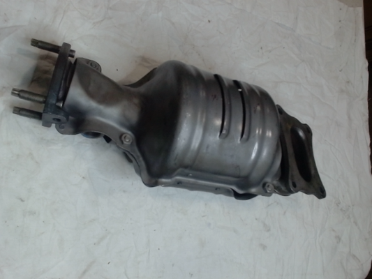 Right, Catalytic Converter with Integrated Exhaust Manifold