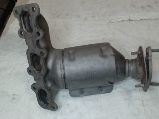 Front, Catalytic Converter with Integrated Exhaust Manifold