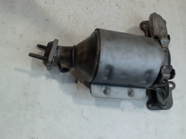 Right, Catalytic Converter with Integrated Exhaust Manifold