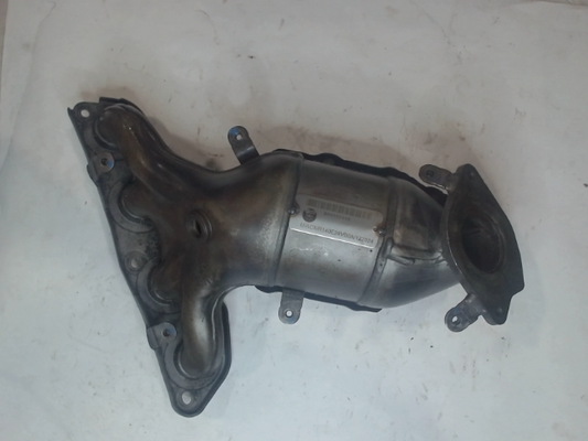Catalytic Converter with Integrated Exhaust Manifold