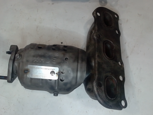 Right, Catalytic Converter with Integrated Exhaust Manifold