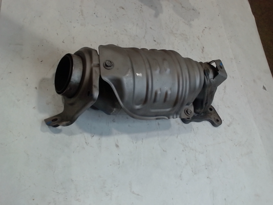 Catalytic Converter with Integrated Exhaust Manifold