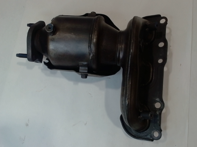 Right, Catalytic Converter with Integrated Exhaust Manifold