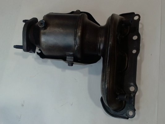 Right, Catalytic Converter with Integrated Exhaust Manifold