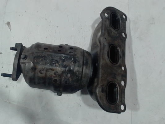 Right, Catalytic Converter with Integrated Exhaust Manifold