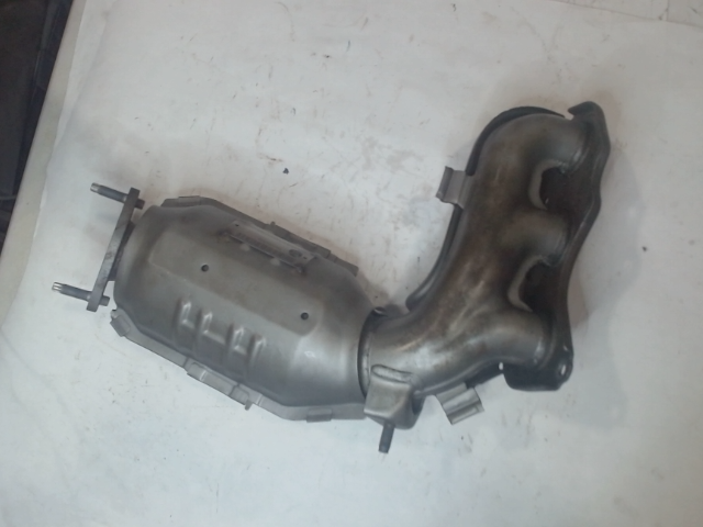 Right, Catalytic Converter with Integrated Exhaust Manifold