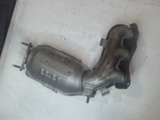 Right, Catalytic Converter with Integrated Exhaust Manifold
