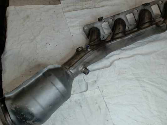 	Right, Catalytic Converter with Integrated Exhaust Manifold