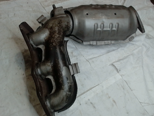 Right, Catalytic Converter with Integrated Exhaust Manifold