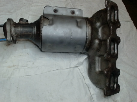 Right, Catalytic Converter with Integrated Exhaust Manifold