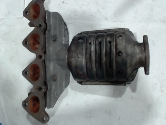 Catalytic Converter with Integrated Exhaust Manifold