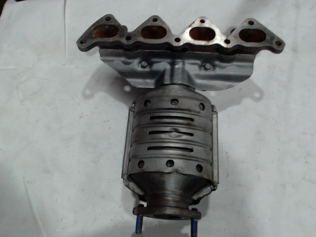 Catalytic Converter with Integrated Exhaust Manifold