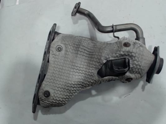 Catalytic Converter with Integrated Exhaust Manifold