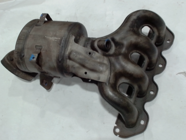 Catalytic Converter with Integrated Exhaust Manifold