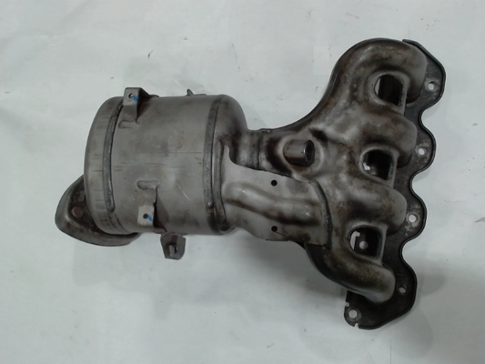 Catalytic Converter with Integrated Exhaust Manifold