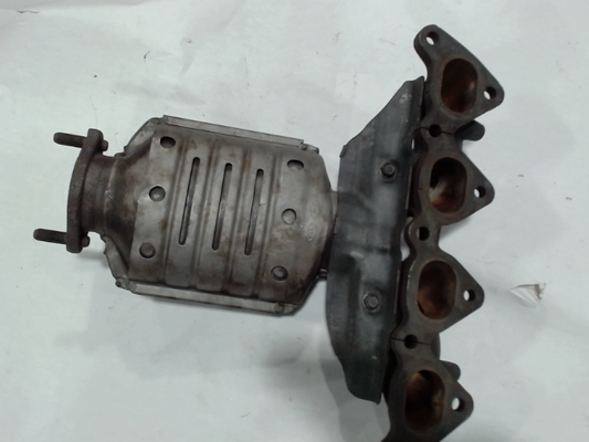 Catalytic Converter with Integrated Exhaust Manifold