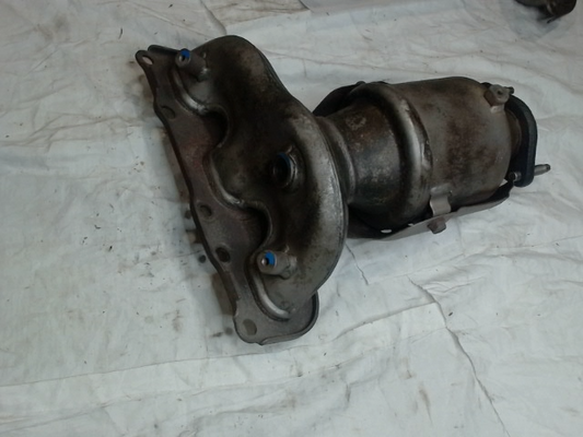 Right, Catalytic Converter with Integrated Exhaust Manifold
