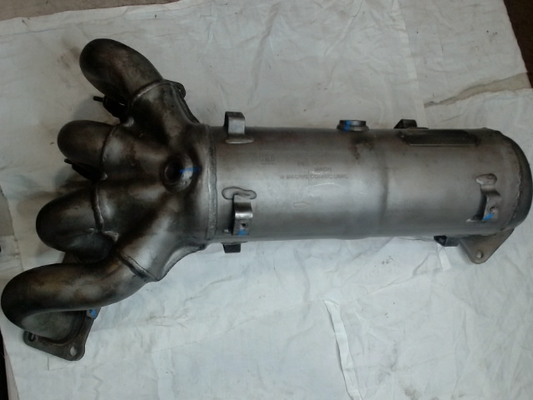 Catalytic Converter with Integrated Exhaust Manifold