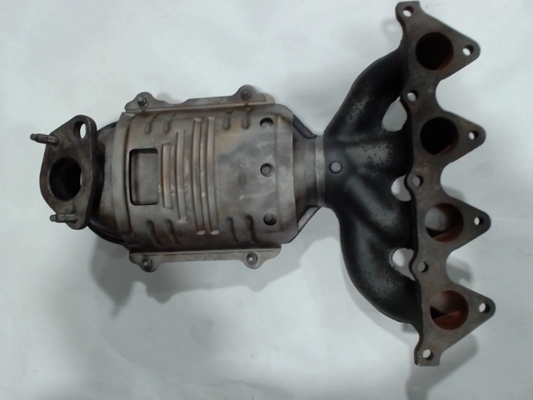 Catalytic Converter with Integrated Exhaust Manifold