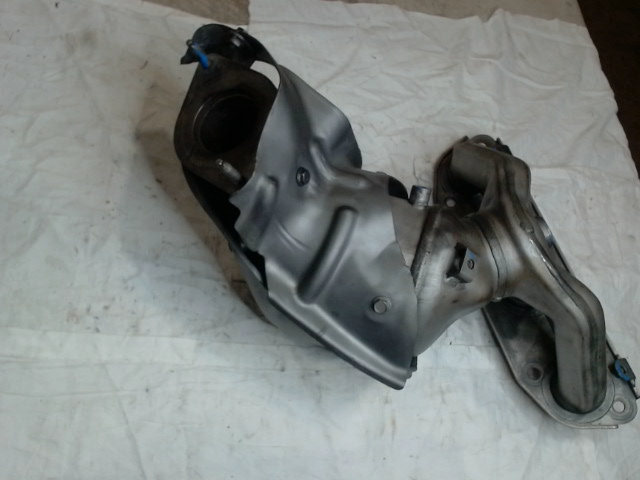 Catalytic Converter with Integrated Exhaust Manifold