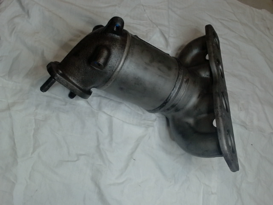 Catalytic Converter with Integrated Exhaust Manifold
