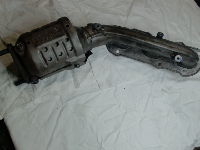 Right, Catalytic Converter with Integrated Exhaust Manifold
