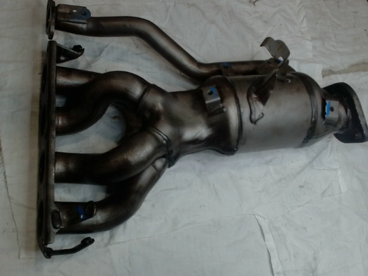 Catalytic Converter with Integrated Exhaust Manifold, Exc.Japan Built
