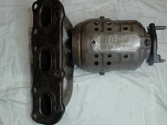 Right, Catalytic Converter with Integrated Exhaust Manifold