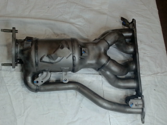 Catalytic Converter with Integrated Exhaust Manifold, Japan built