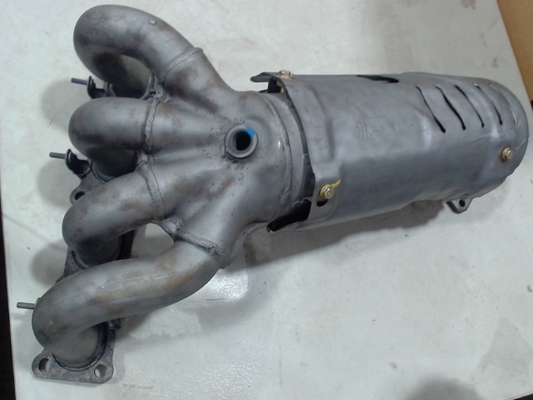 Catalytic Converter with Integrated Exhaust Manifold