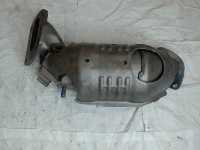Right, Catalytic Converter with Integrated Exhaust Manifold