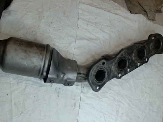 Right, Catalytic Converter with Integrated Exhaust Manifold