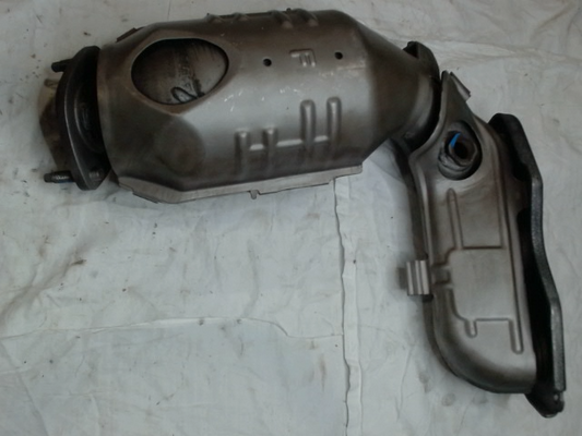 Right, Catalytic Converter with Integrated Exhaust Manifold