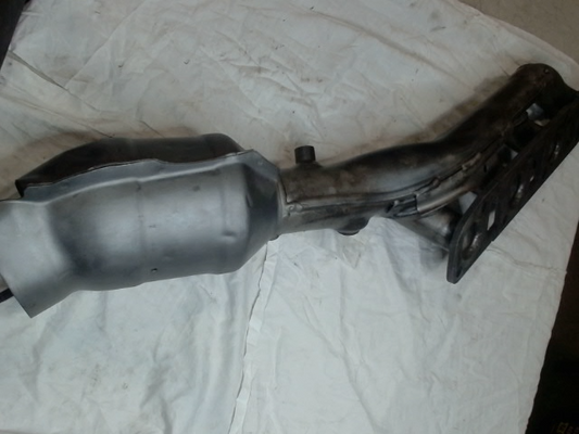 Right, Catalytic Converter with Integrated Exhaust Manifold