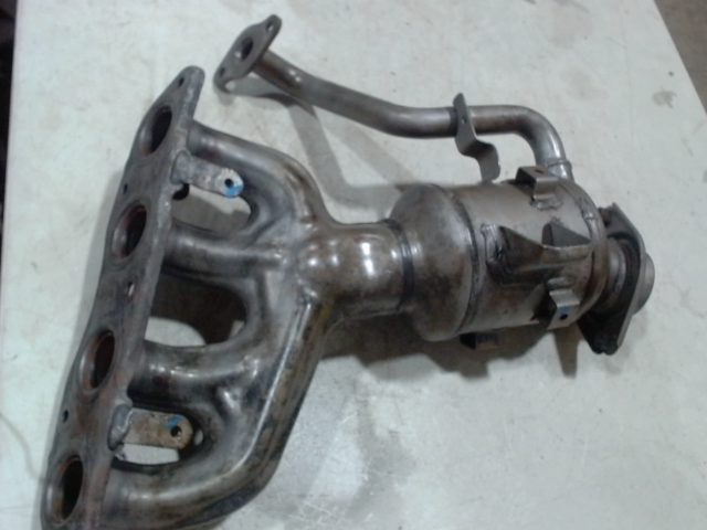 Catalytic Converter with Integrated Exhaust Manifold