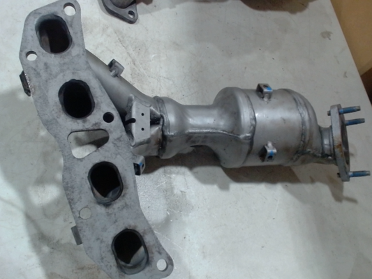 Catalytic Converter with Integrated Exhaust Manifold, USA built