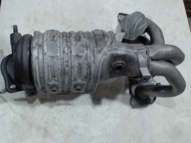 Catalytic Converter with Integrated Exhaust Manifold