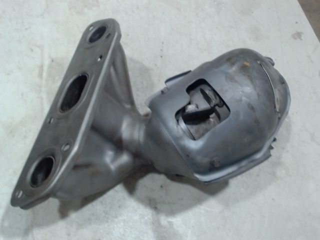 Catalytic Converter with Integrated Exhaust Manifold