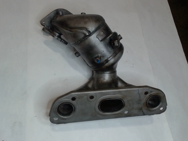 Catalytic Converter with Integrated Exhaust Manifold