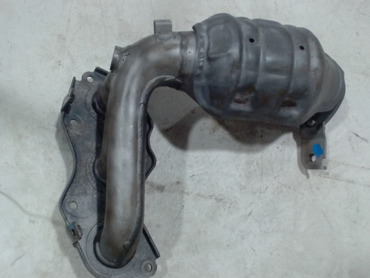 Right, Catalytic Converter with Integrated Exhaust Manifold