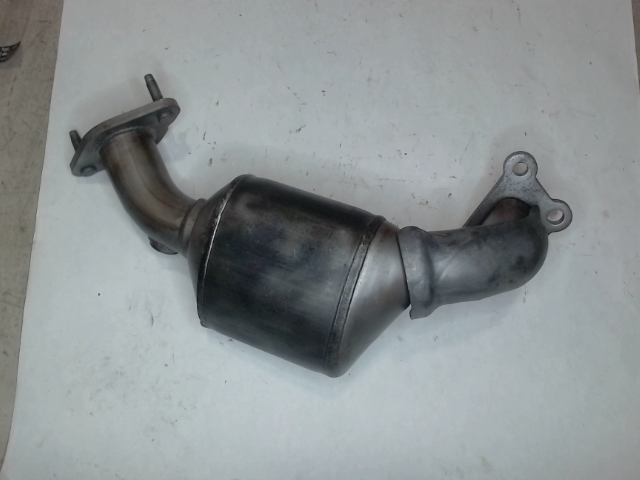 3-Way Catalytic Converter with Flanges, Gasket, and Studs 