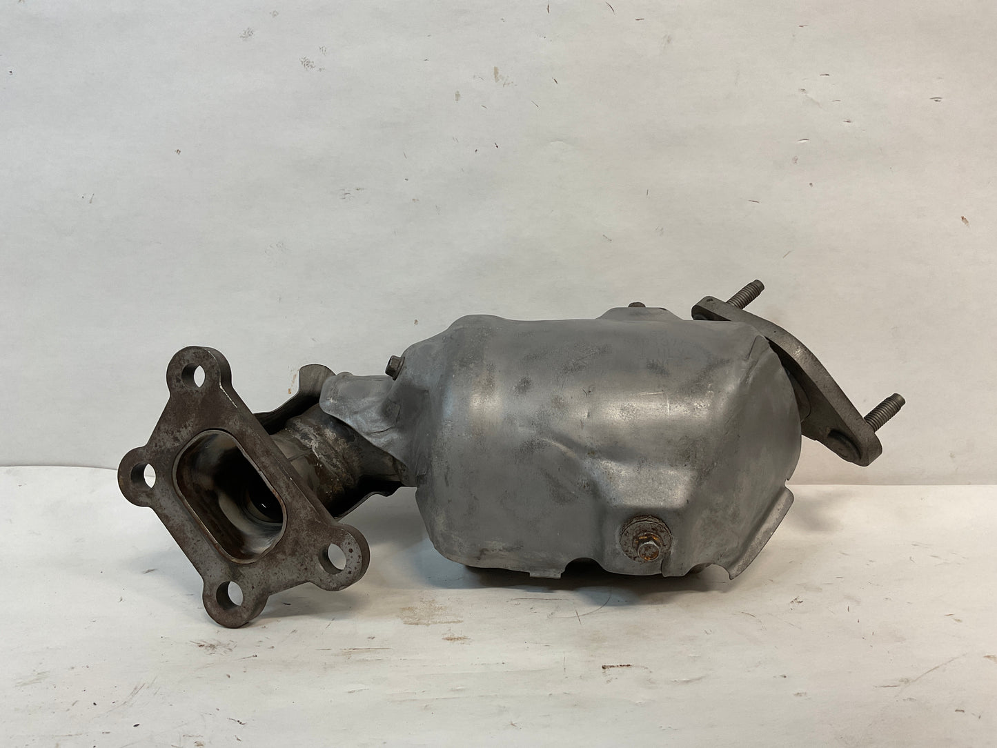 Warm Up Three-Way Catalytic Converter Right / Passenger Side 
Also described as "Front Rearward" by GM