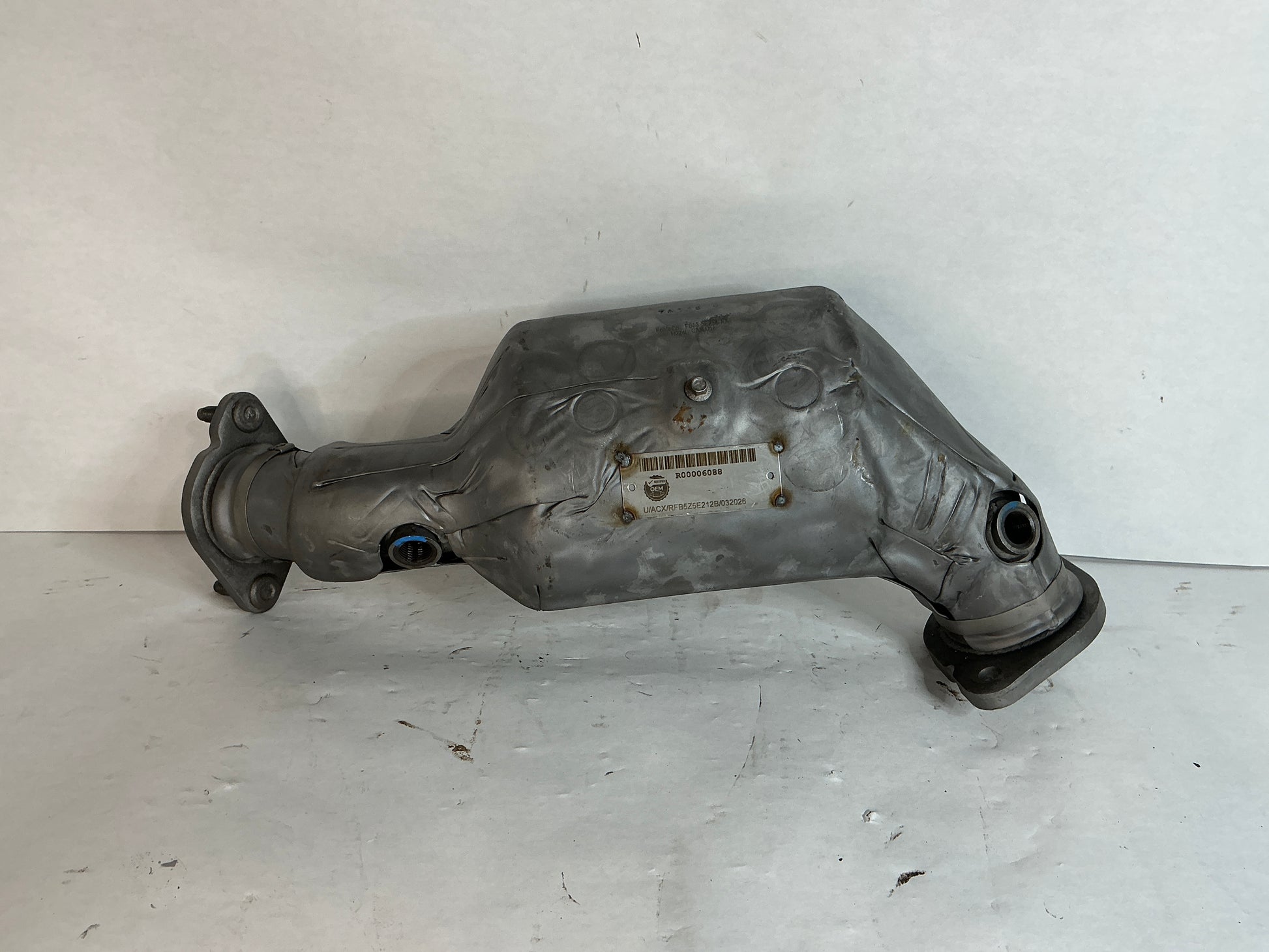 	FB5Z-5E212-B
Other Names:	Converter Assembly
Description:	
2.3L, to 09/06/2017. Explorer. 2.3l. Upper.