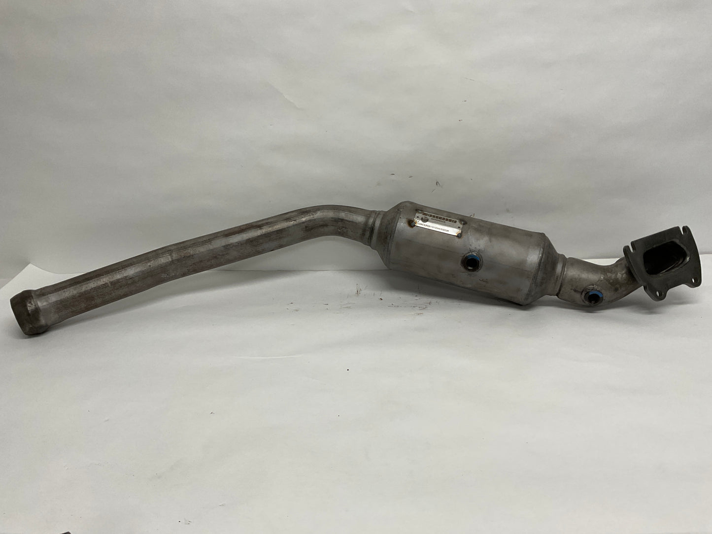 	Pipe And Converter, RIGHT SIDE (From Driver's Seat USA LHD)
Description:	
To Manifold.

Condition:	New
Notes:	Engines: 3.0L V6 24V VVT ENGINE. 3.6L V6 24V VVT Engine.
Applications:	4x2. 4x4. E 4x2. E 4x4.
Replaces:	68110125ab, 68110125ac, 68110125ad