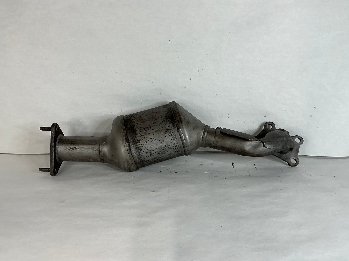 	85000357
Positions:	Front Right,RIGHT
Other Names:	Converter
Description:	
3.6L, 2017-22. Canyon, Colorado. 3.6l. Upper. Right.

Replaces:	19420267, 23451577, 84486594