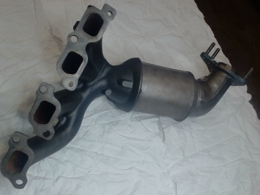 Catalytic Converter with Integrated Exhaust Manifold