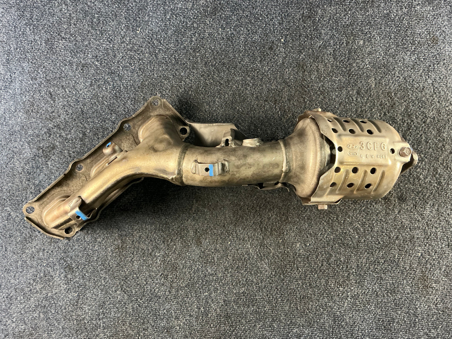 HYUNDAI/KIA Exhaust Manifold OEM PN 285103CFG0 EPA Code ACX
